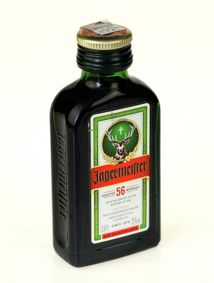 Jagermeister Likier Ziołowy 35% / 40 ml